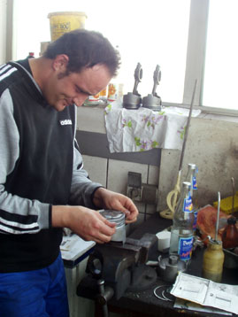 Einbau neuer Kolbenringe