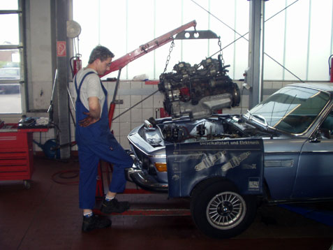 EIn spannender Moment; hoffentlich sind alle Schrauben fest & alles ist dicht